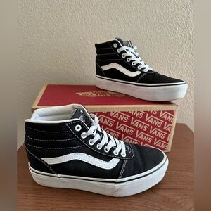 Vans Ward Hi Platform Sneakers in Black/White | Size 8 Women